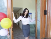 Realtor loves it in the ass!